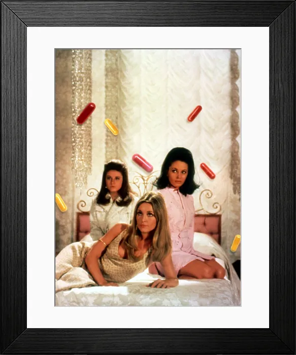 Framed Print : VALLEY OF THE DOLLS, Patty Duke, Sharon Tate, Barbara Parkins, 1967