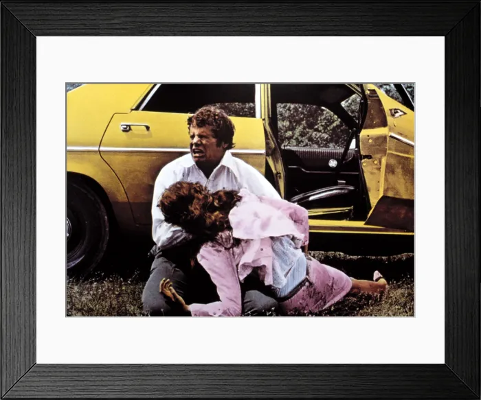 Framed Print : WALKING TALL, Joe Don Baker, Elizabeth Hartman, 1973