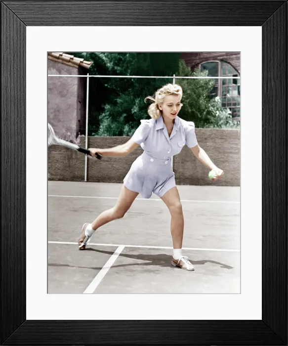 Framed Print : Carole Landis plays tennis, ca. 1940 Framed Print : Carole Landis plays tennis, ca. 1940