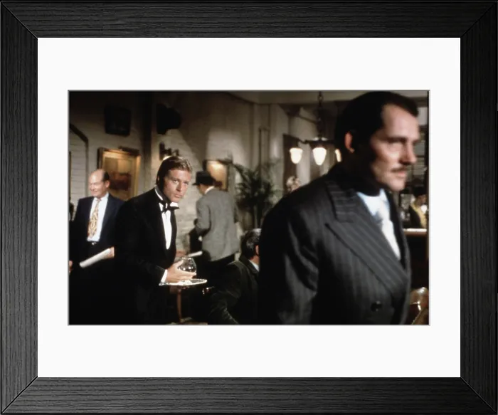 Framed Print : THE STING, Robert Redford (holding glass), Robert Shaw (right), 1973