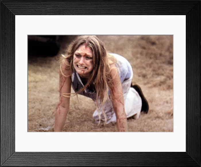 Framed Print : THE TEXAS CHAINSAW MASSACRE, Marilyn Burns, 1974 **US SALES ONLY** Framed Print : THE TEXAS CHAINSAW MASSACRE, Marilyn Burns, 1974 **US SALES ONLY**