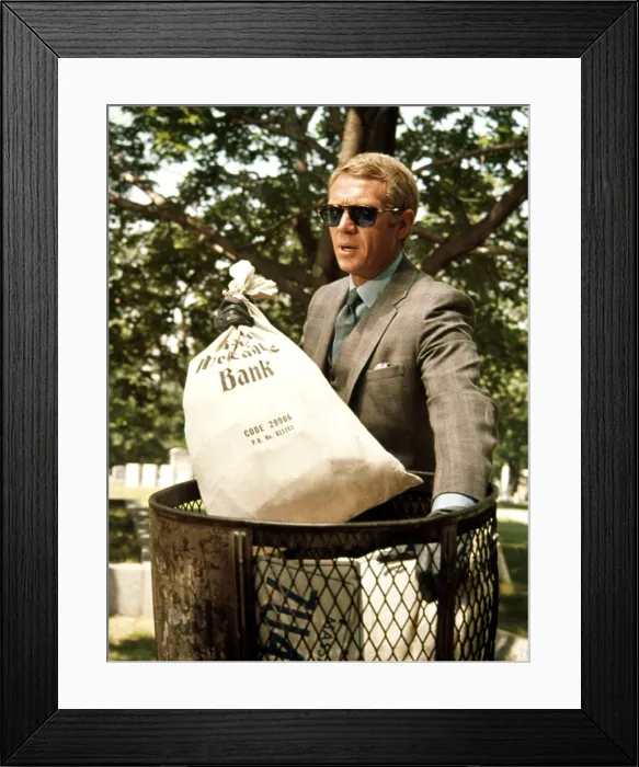 Framed Print : THE THOMAS CROWN AFFAIR, Steve McQueen, 1968 Framed Print : THE THOMAS CROWN AFFAIR, Steve McQueen, 1968
