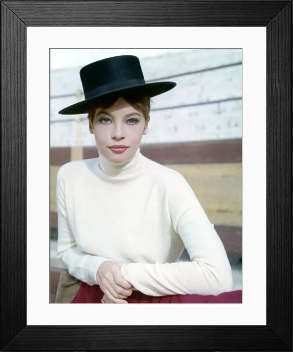 Framed Print : GUNS OF DARKNESS, Leslie Caron, 1962 Framed Print : GUNS OF DARKNESS, Leslie Caron, 1962