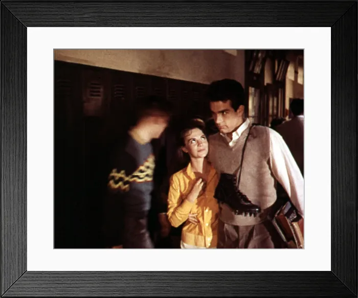 Framed Print : SPLENDOR IN THE GRASS, Natalie Wood, Warren Beatty, 1961