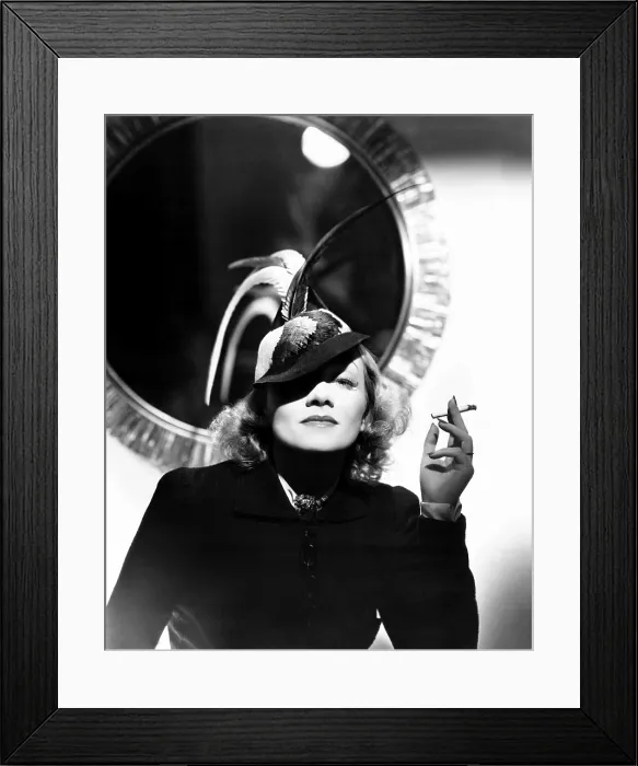 Framed Print : Marlene Dietrich, ca. 1937 Framed Print : Marlene Dietrich, ca. 1937