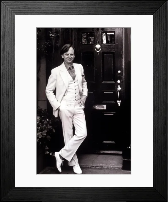 Framed Print : Tom Wolfe, 1976. Courtesy: CSU Archives  /  Everett Collection