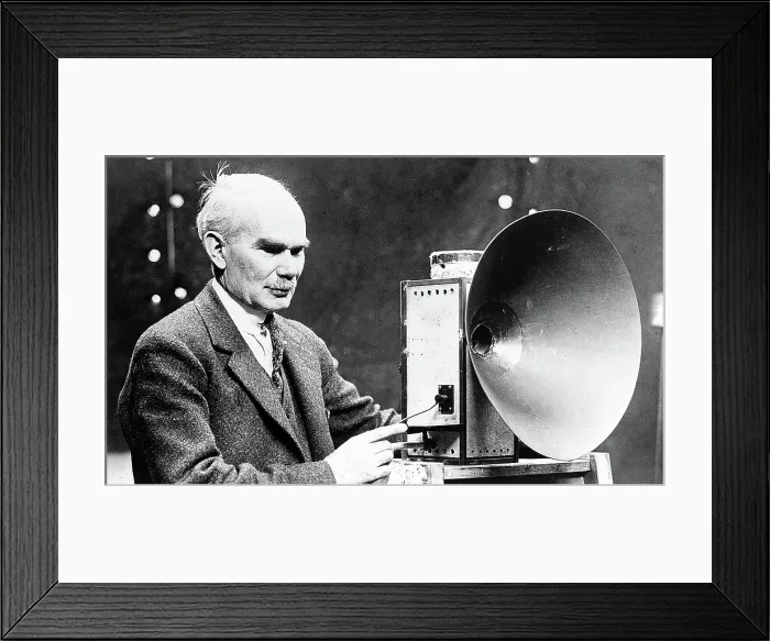 Framed Print : EV1890 - LEE DEFOREST. Courtesy: CSU Archives  /  Everett Collection