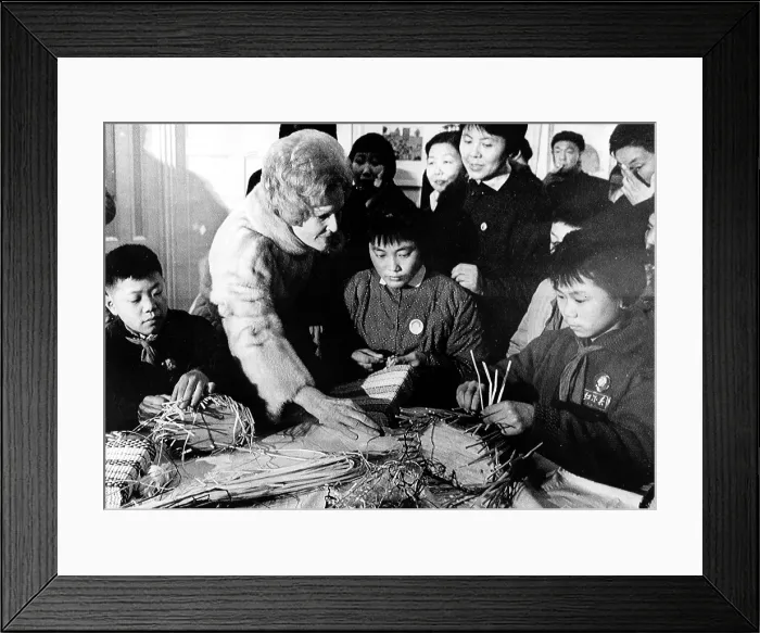 Framed Print : First Lady PAT NIXON with children learning basket weaving at the Shanghai Municipal Children's Palace, February 27, 1972. Courtesy: CSU Archives / Everett Collection Framed Print : First Lady PAT NIXON with children learning basket weaving at the Shanghai Municipal Children's Palace, February 27, 1972. Courtesy: CSU Archives / Everett Collection