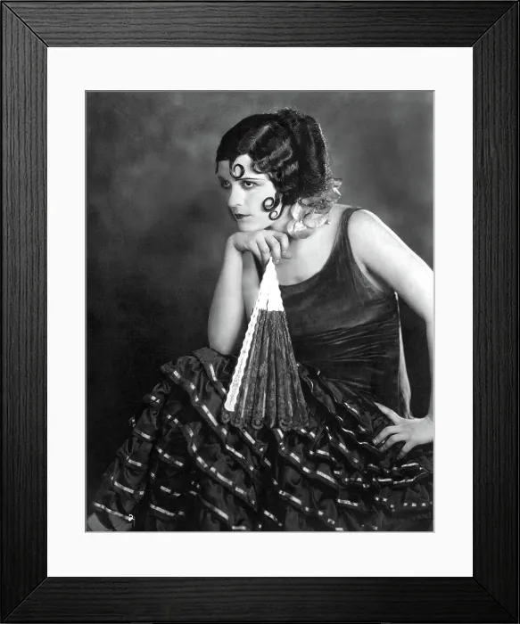 Framed Print : Pola Negri, 1924 Framed Print : Pola Negri, 1924
