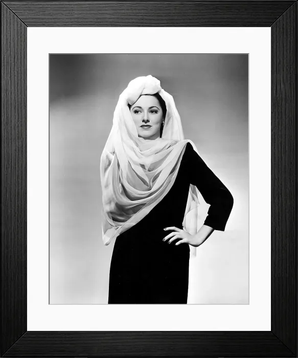 Framed Print : ELEANOR PARKER, wearing a turban and scarf treatment made of chiffon, 1943 Framed Print : ELEANOR PARKER, wearing a turban and scarf treatment made of chiffon, 1943