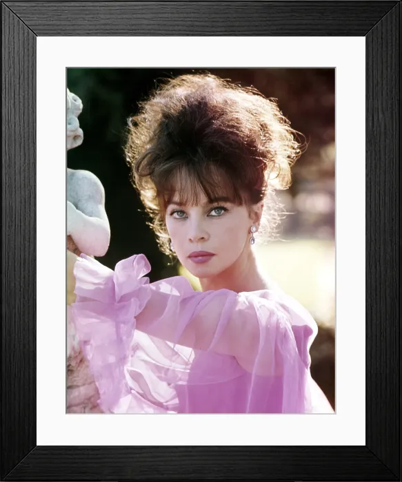 Framed Print : LESLIE CARON, 1960s portrait