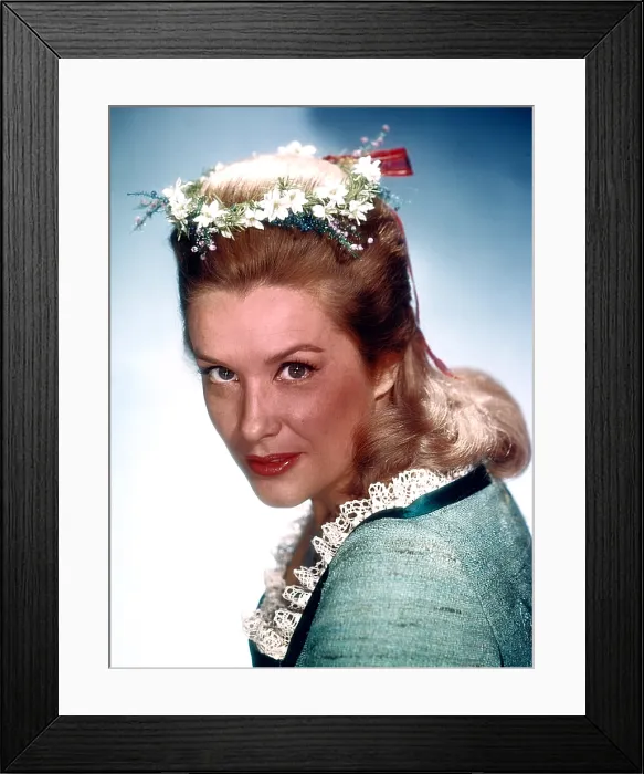 Framed Print : SALLY ANN HOWES, portrait