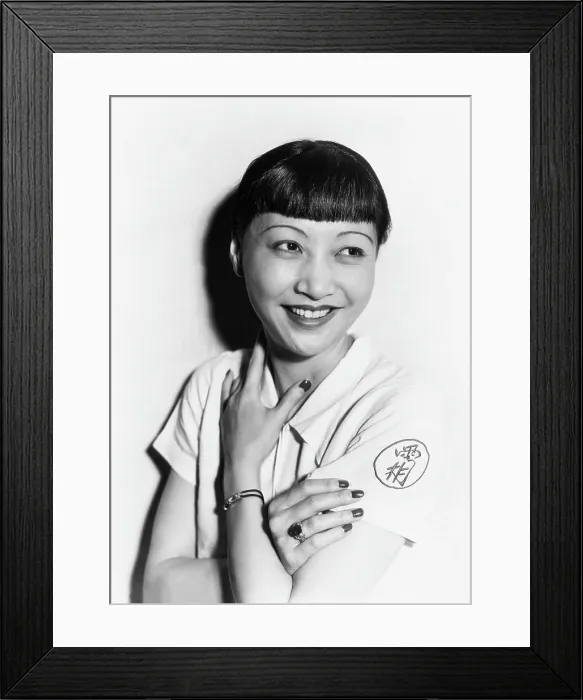 Framed Print : Anna May Wong, ca. mid-1930s Framed Print : Anna May Wong, ca. mid-1930s
