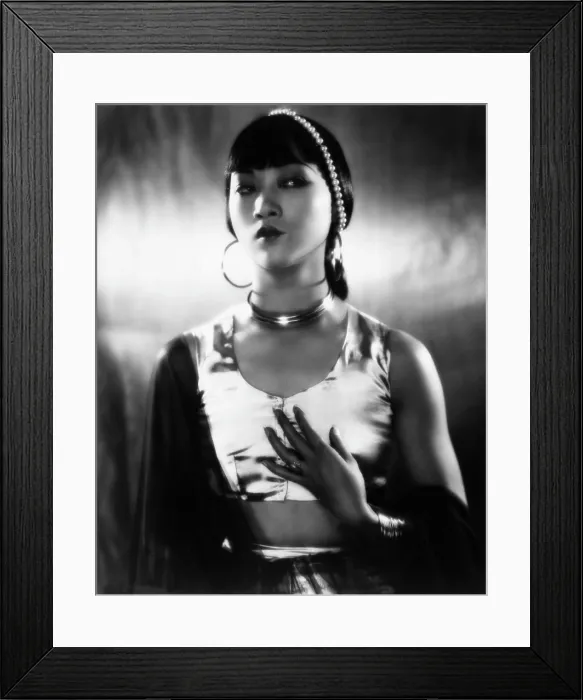 Framed Print : Anna May Wong, ca. late 1920s Framed Print : Anna May Wong, ca. late 1920s