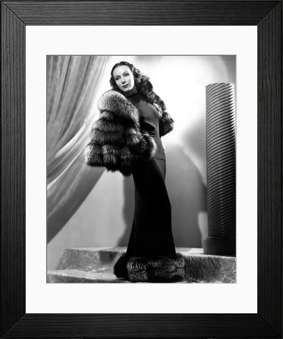 Framed Print : Dolores del Rio, 1937 Framed Print : Dolores del Rio, 1937