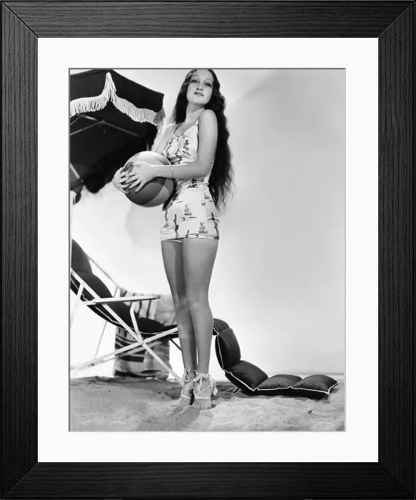 Framed Print : Dorothy Lamour, 1939 Framed Print : Dorothy Lamour, 1939