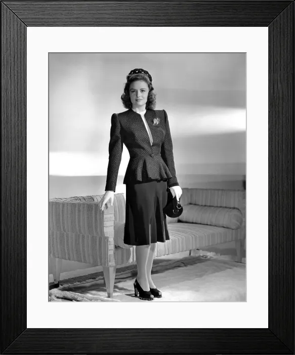 Framed Print : Donna Reed, 1943