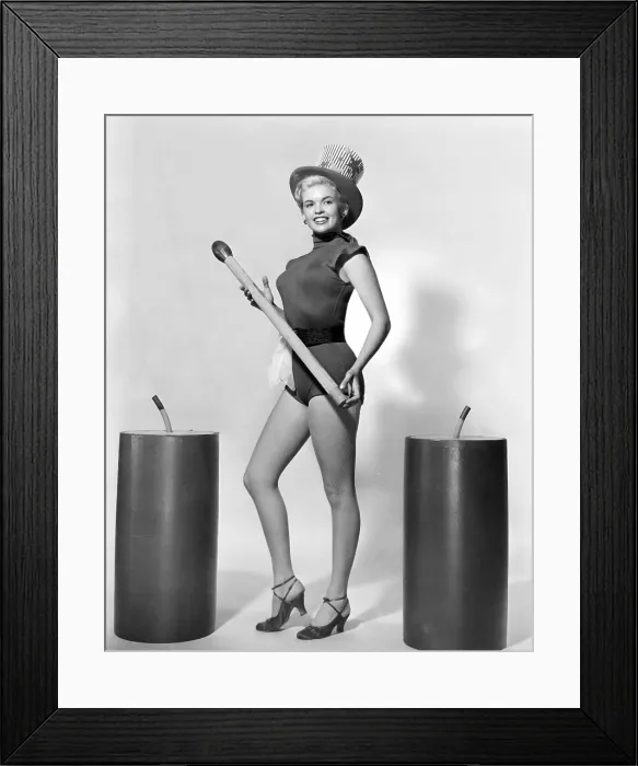 Framed Print : Jayne Mansfield, wishing her fans a happy Fourth of July, ca. 1955
