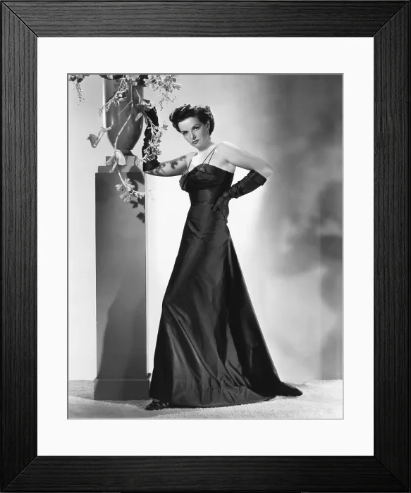Framed Print : Jane Russell, in an emerald-green satin gown by Howard Shoup, ca. 1950