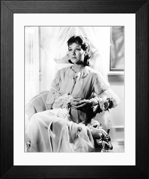 Framed Print : Jean Parker, modeling a turquiose-blue chiffon negligee, 1935