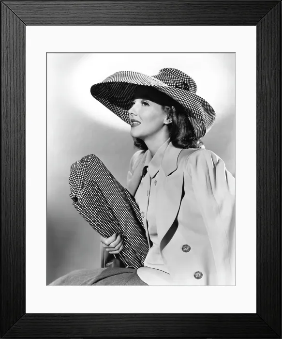 Framed Print : Jean Parker, modeling a matching hat and handbag of black and white checks, 1941 Framed Print : Jean Parker, modeling a matching hat and handbag of black and white checks, 1941
