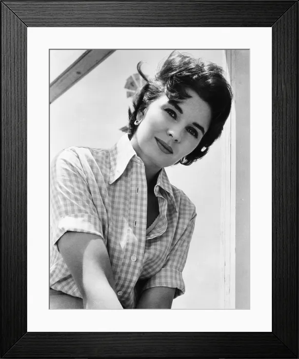 Framed Print : Jean Simmons, ca. 1957 Framed Print : Jean Simmons, ca. 1957