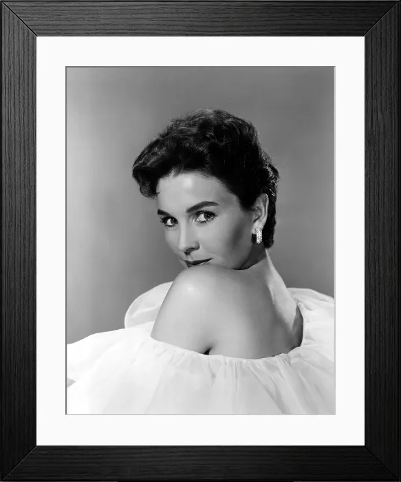 Framed Print : JEAN SIMMONS, portrait Framed Print : JEAN SIMMONS, portrait