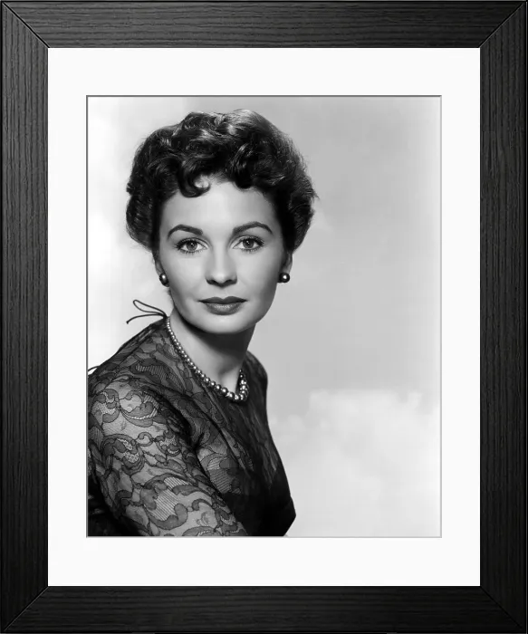 Framed Print : JEAN SIMMONS, portrait Framed Print : JEAN SIMMONS, portrait