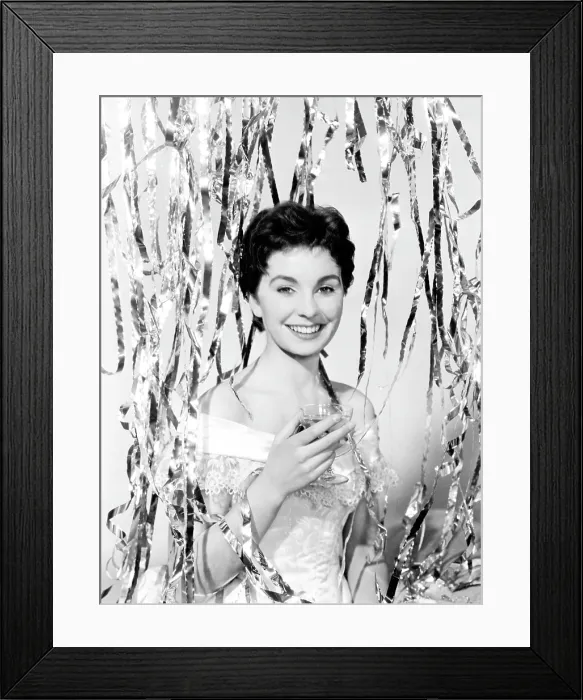 Framed Print : JEAN SIMMONS, portrait Framed Print : JEAN SIMMONS, portrait