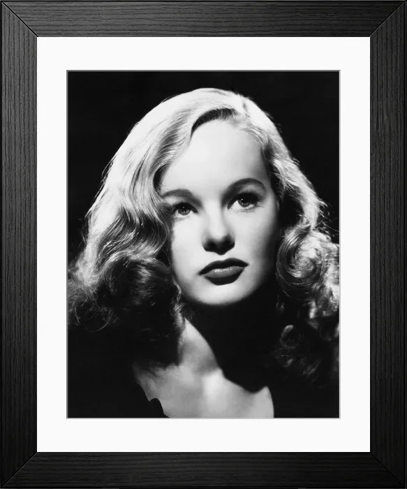 Framed Print : Peggy Cummins, Fox portrait, late 1940s. TM & copyright 20th Century Fox Film Corp. All rights reserved / courtesy Everett Collection Framed Print : Peggy Cummins, Fox portrait, late 1940s. TM & copyright 20th Century Fox Film Corp. All rights reserved / courtesy Everett Collection