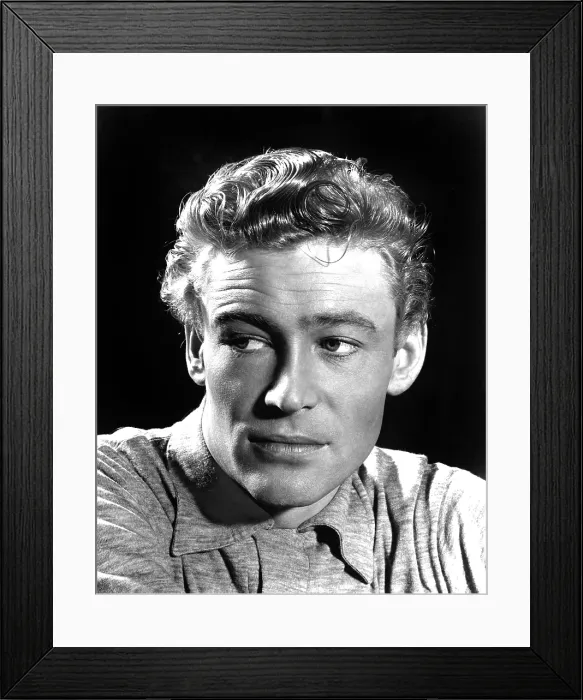 Framed Print : PETER O'TOOLE, portrait circa 1963 Framed Print : PETER O'TOOLE, portrait circa 1963