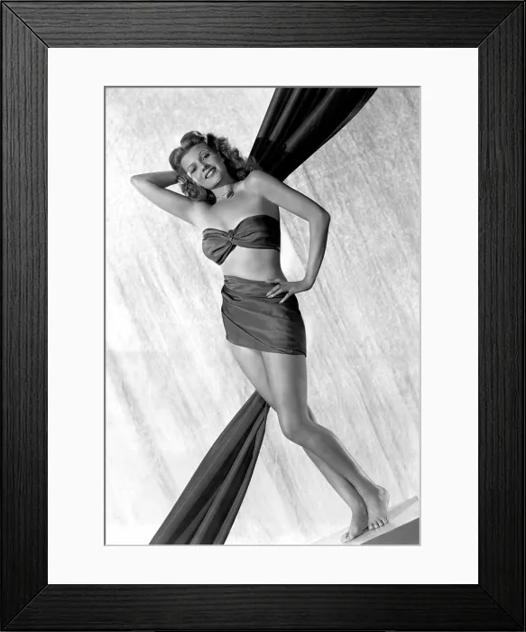 Framed Print : RITA HAYWORTH, 1940s Framed Print : RITA HAYWORTH, 1940s