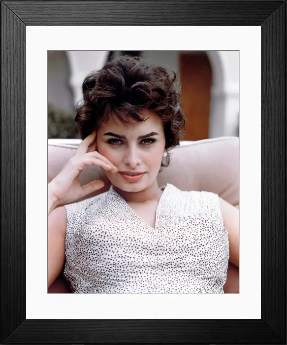 Framed Print : SOPHIA LOREN, c. 1950s Framed Print : SOPHIA LOREN, c. 1950s