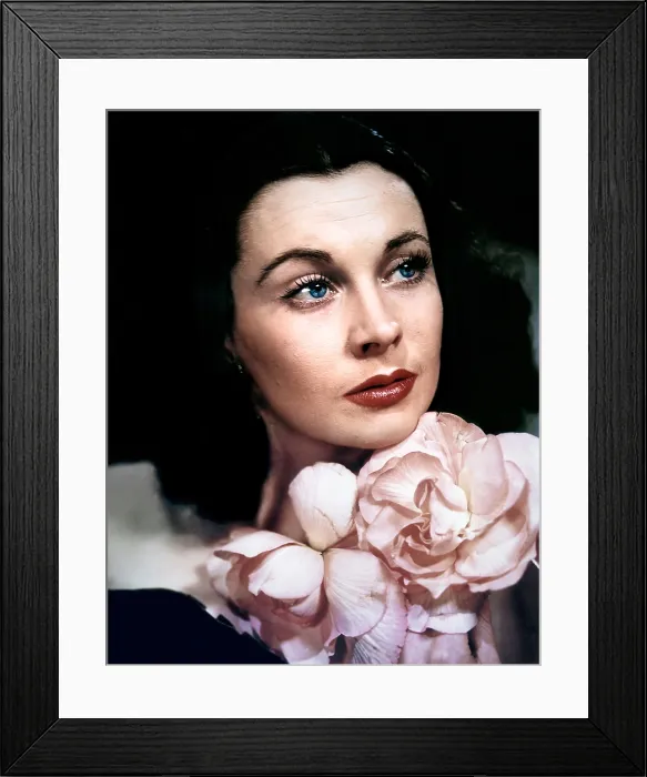 Framed Print : VIVIEN LEIGH, 1940s Framed Print : VIVIEN LEIGH, 1940s