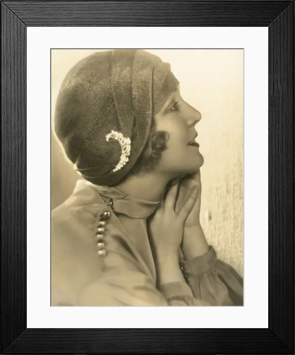 Framed Print : Vilma Banky, portrait ca. 1920s Framed Print : Vilma Banky, portrait ca. 1920s