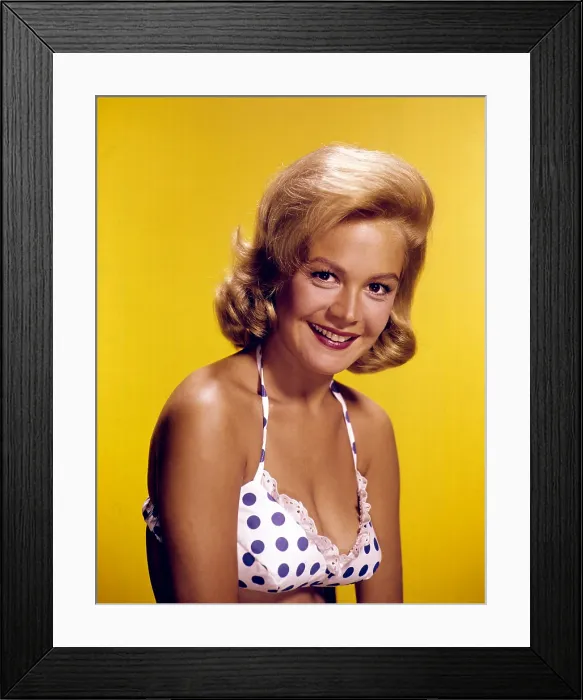 Framed Print : SANDRA DEE, c. early 1960s Framed Print : SANDRA DEE, c. early 1960s