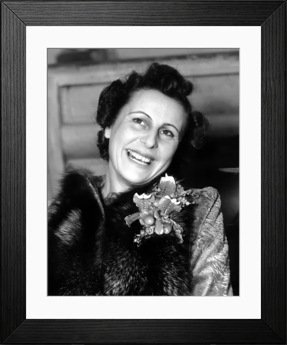 Framed Print : Leni Riefenstahl, circa 1938 Framed Print : Leni Riefenstahl, circa 1938