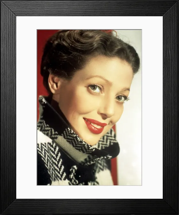 Framed Print : LORETTA YOUNG Framed Print : LORETTA YOUNG