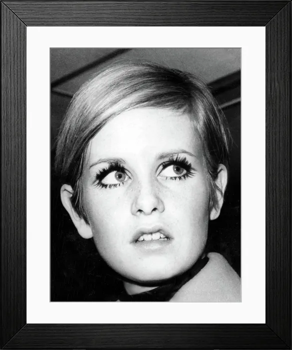 Framed Print : Twiggy, 1967, (Leslie Hornby is her real name) Framed Print : Twiggy, 1967, (Leslie Hornby is her real name)