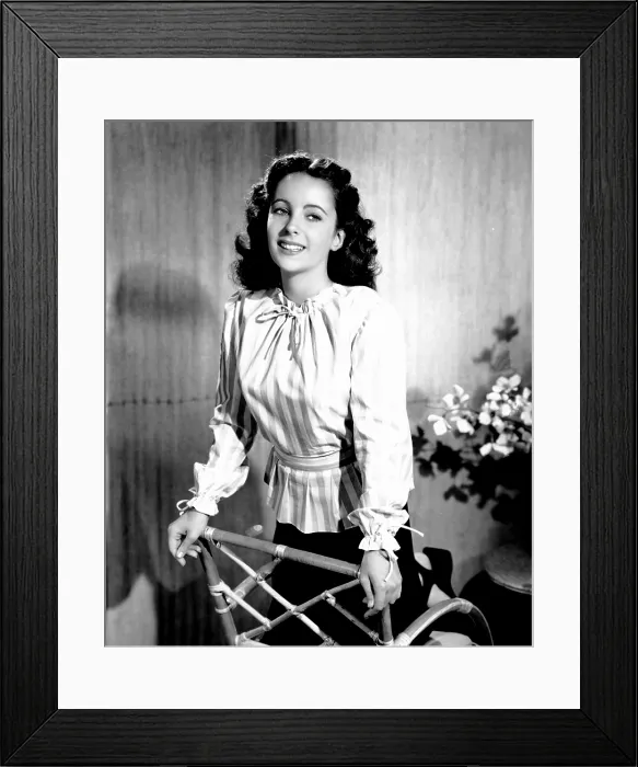 Framed Print : Elizabeth Taylor, ca. 1946