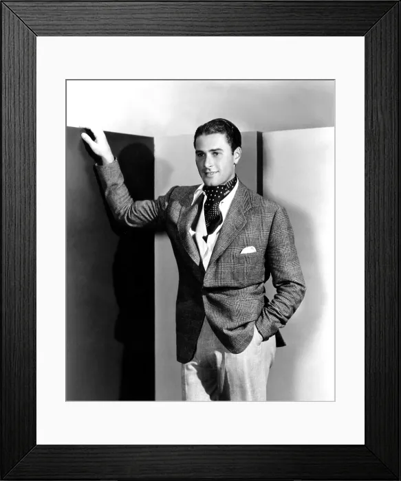 Framed Print : ERROL FLYNN, 1930s Framed Print : ERROL FLYNN, 1930s