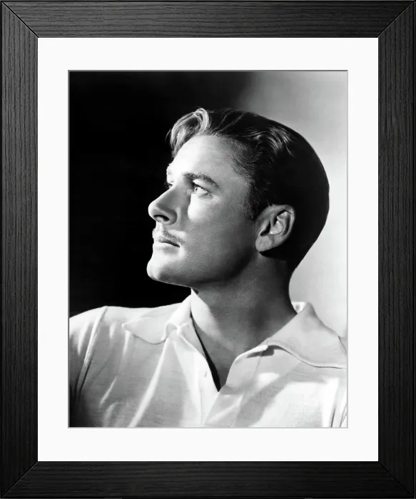 Framed Print : ERROL FLYNN, 1930s Framed Print : ERROL FLYNN, 1930s
