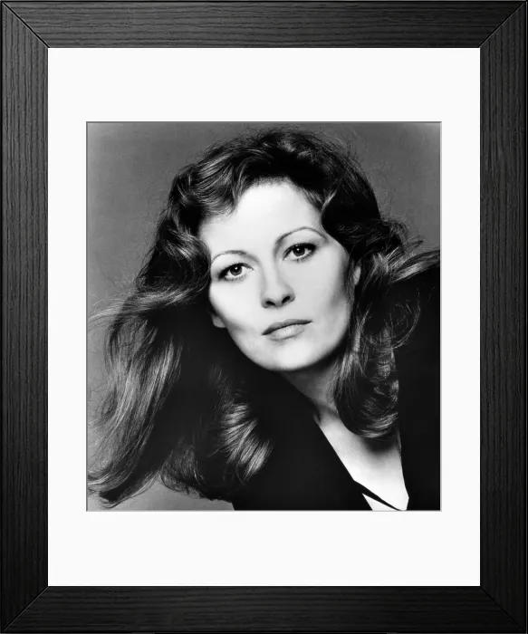 Framed Print : Faye Dunaway, 1980