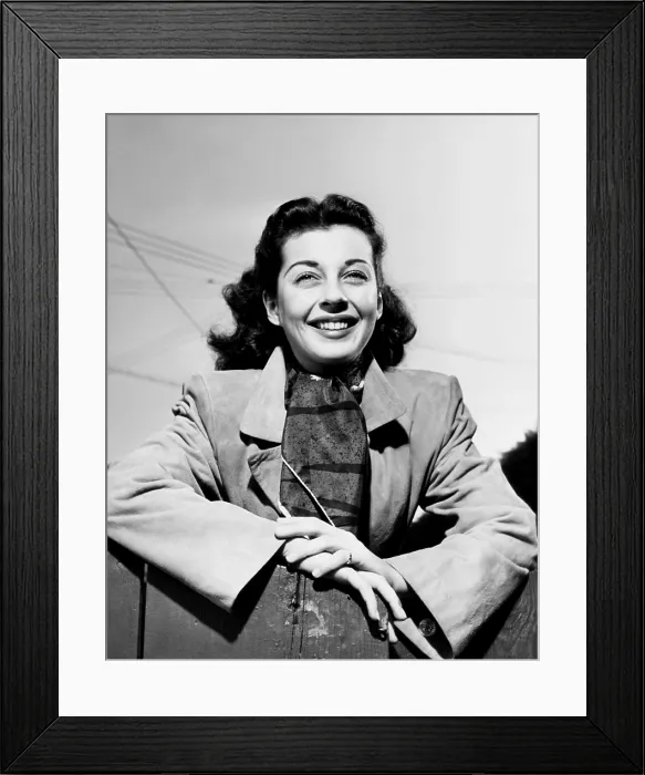 Framed Print : Gail Russell, ca. mid-1940s Framed Print : Gail Russell, ca. mid-1940s