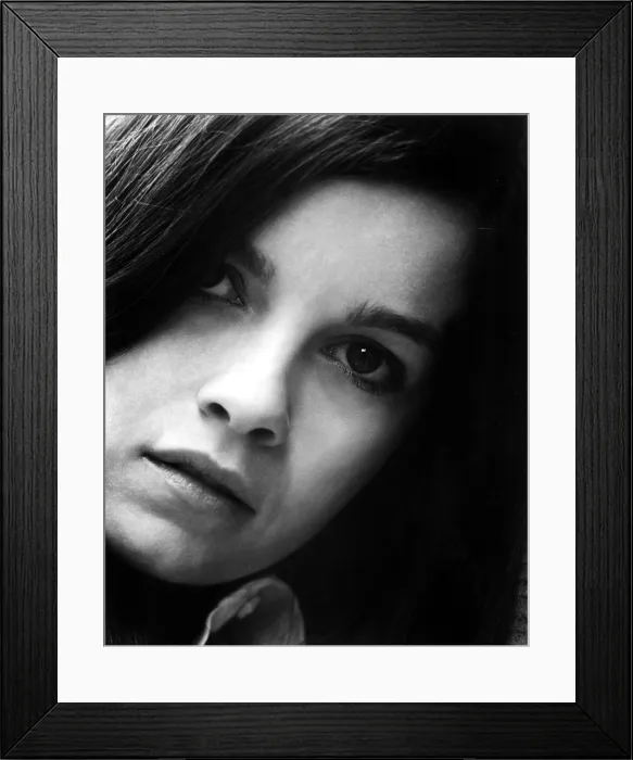 Framed Print : GENEVIEVE BUJOLD, portrait