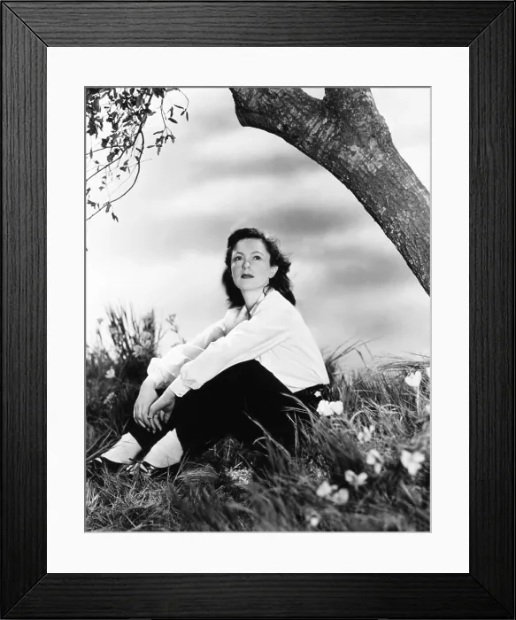 Framed Print : Geraldine Fitzgerald, 1942 Framed Print : Geraldine Fitzgerald, 1942