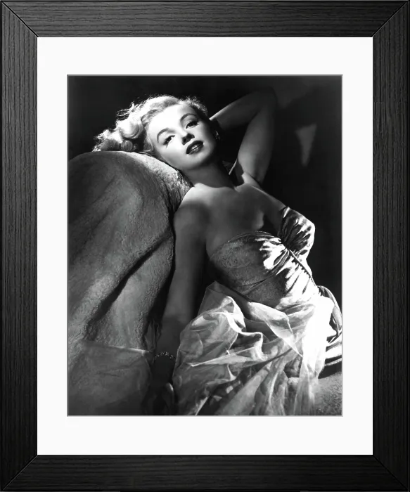 Framed Print : Marilyn Monroe Framed Print : Marilyn Monroe