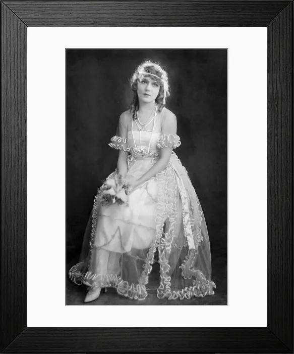 Framed Print : Mary Pickford in her wedding dress, 1920 Framed Print : Mary Pickford in her wedding dress, 1920