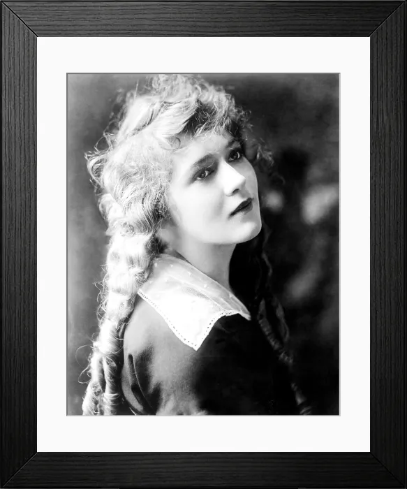 Framed Print : Mary Pickford, ca. 1918 Framed Print : Mary Pickford, ca. 1918