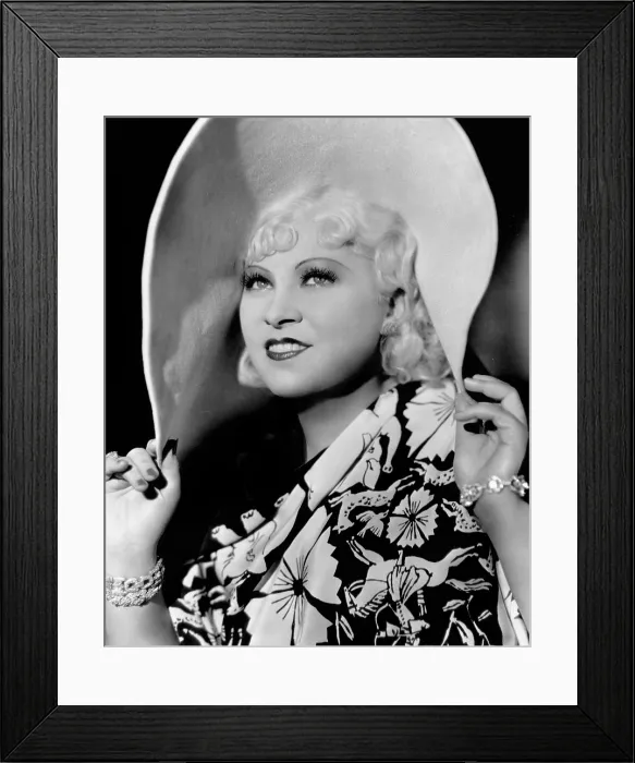 Framed Print : Mae West, ca. 1933 Framed Print : Mae West, ca. 1933